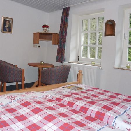 Hof Guttels Waldgasthof Ferienpension Rotenburg an der Fulda Ruang foto