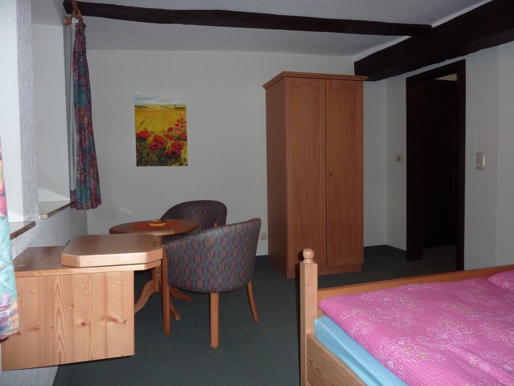 Hof Guttels Waldgasthof Ferienpension Rotenburg an der Fulda Bagian luar foto